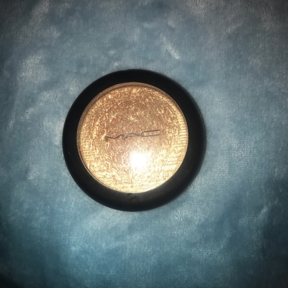 MAC cosmet. Extra Dimension Skinfinish Oh, Darling